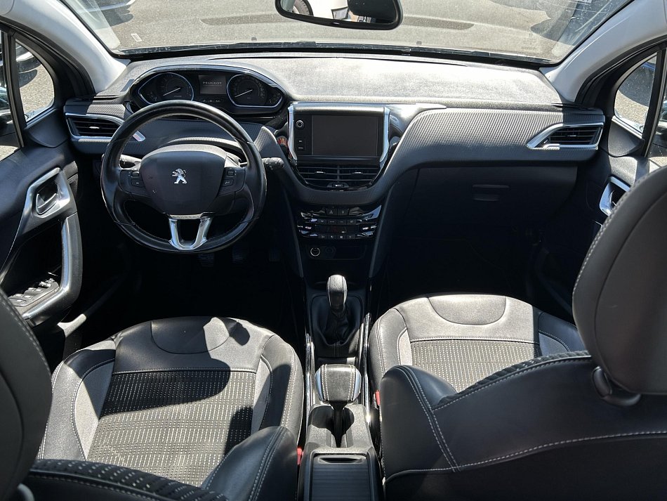 Peugeot 2008 1.2PT Allure