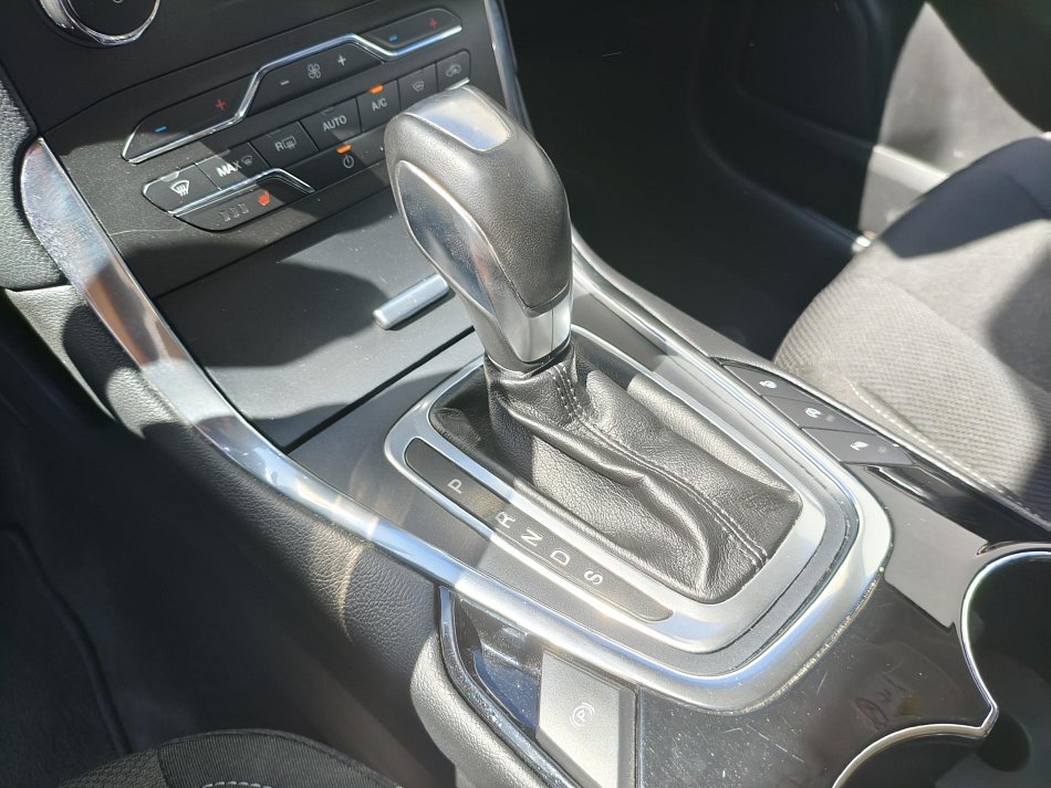 Ford S-MAX 2.0 TDCi Titanium 7míst