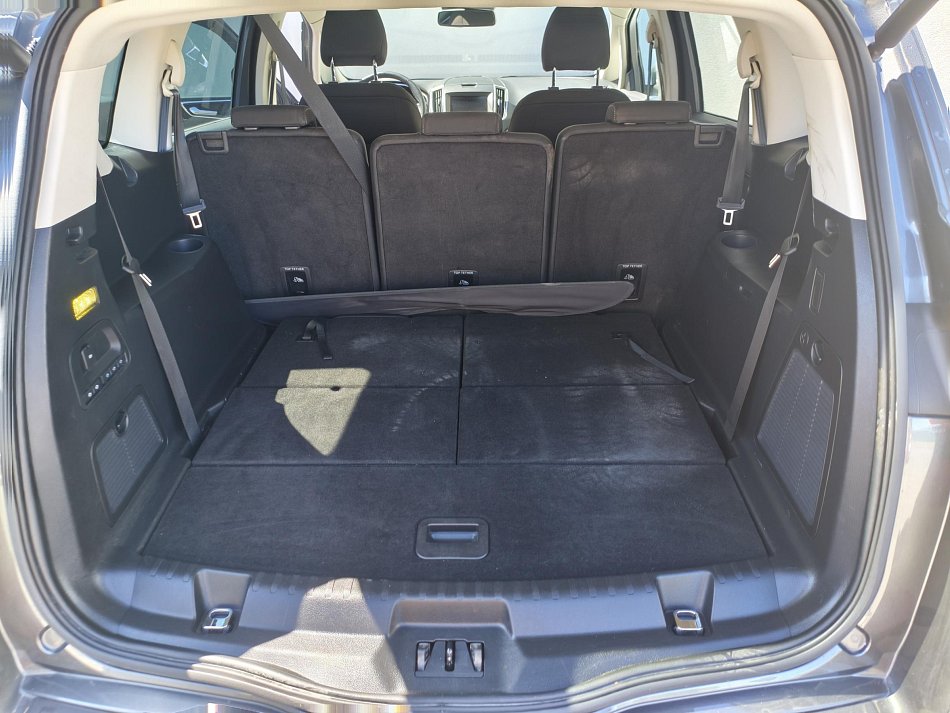 Ford S-MAX 2.0 TDCi Titanium 7míst