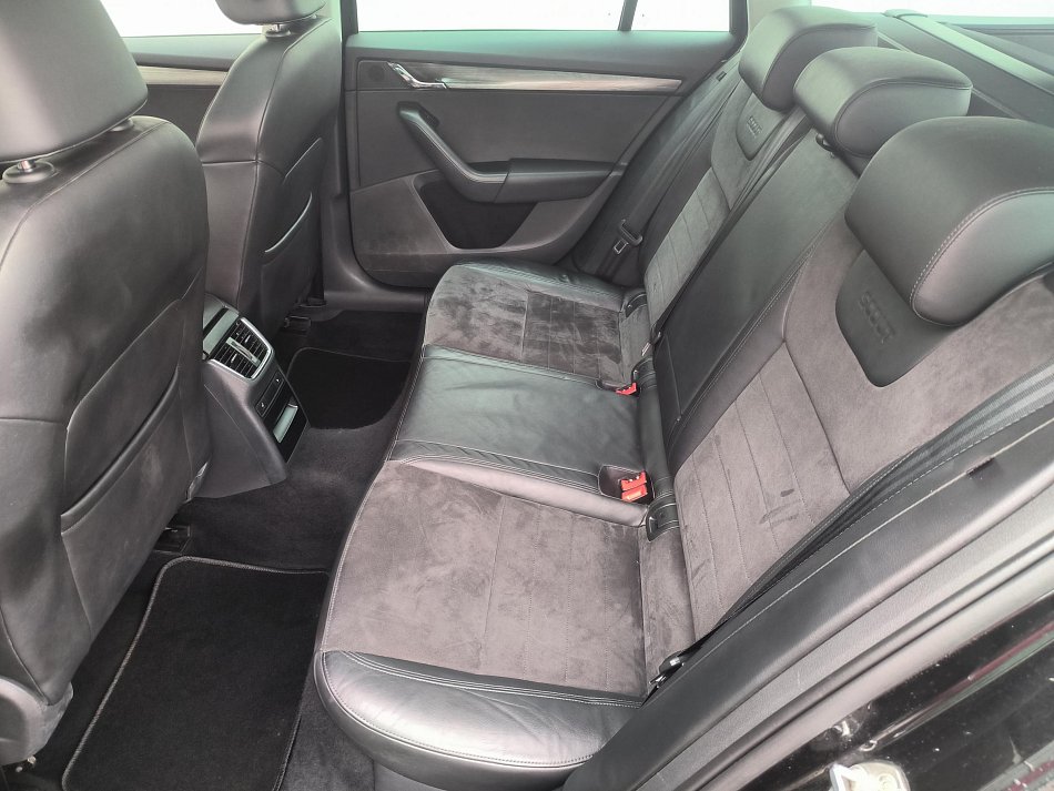 Škoda Octavia III 2.0TDi  4x4