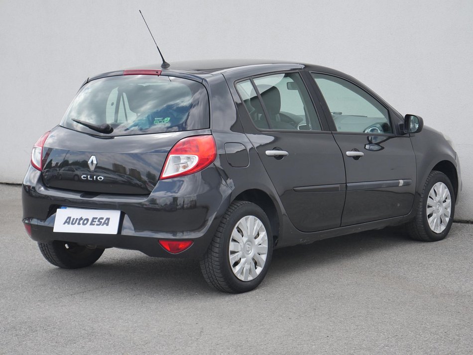 Renault Clio 1.2i 