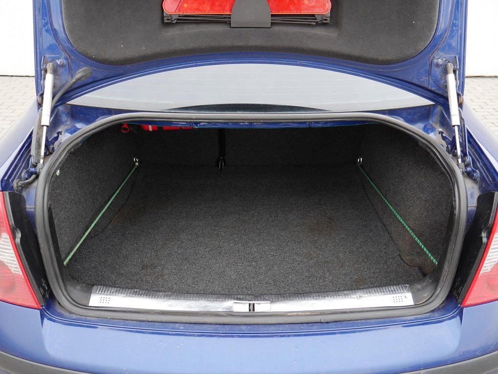 Volkswagen Passat 1.9 TDi 