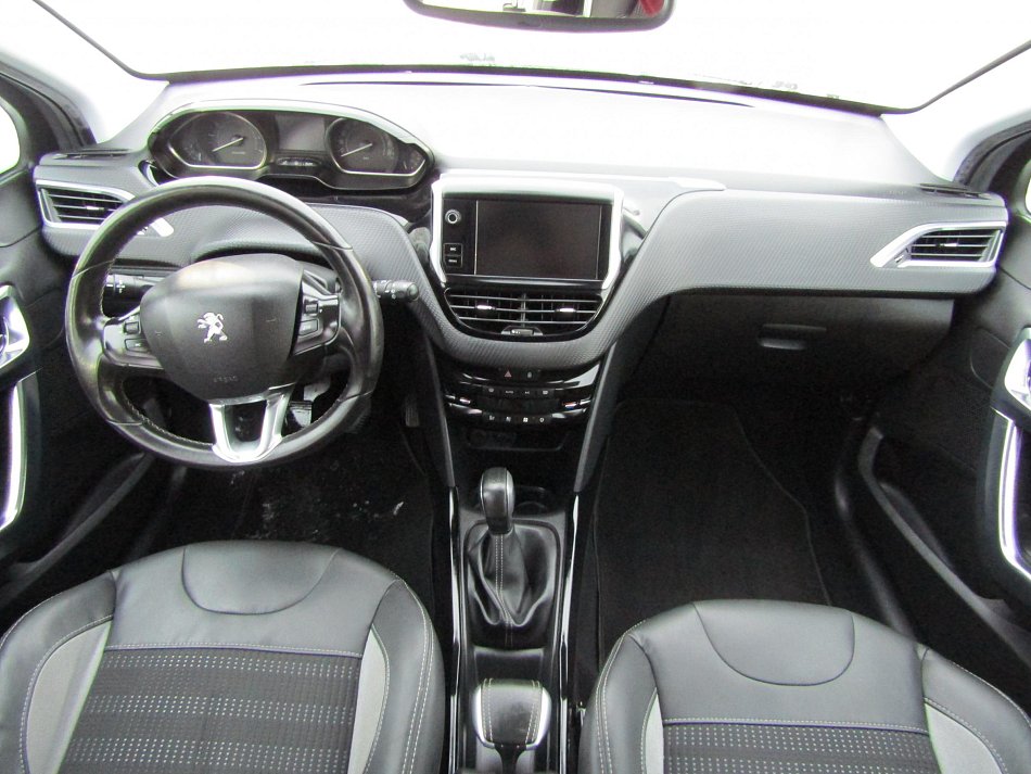 Peugeot 2008 1.2 e-THP Allure