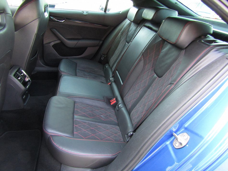 Škoda Octavia IV 2.0 TDi RS 4x4