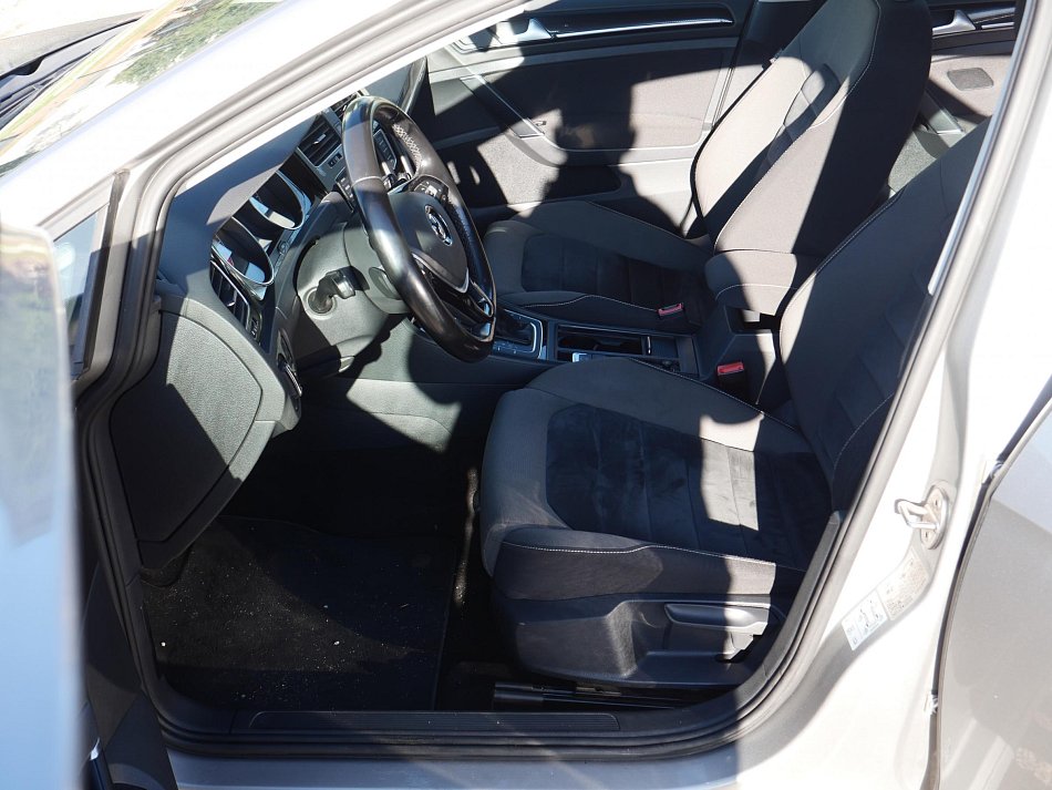 Volkswagen Golf 1.6 TDi 