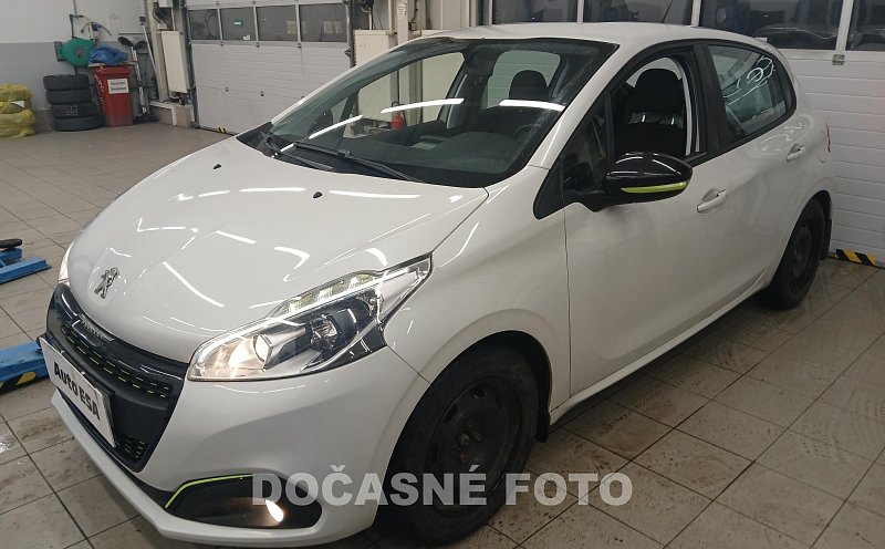 Peugeot 208 1.2i 