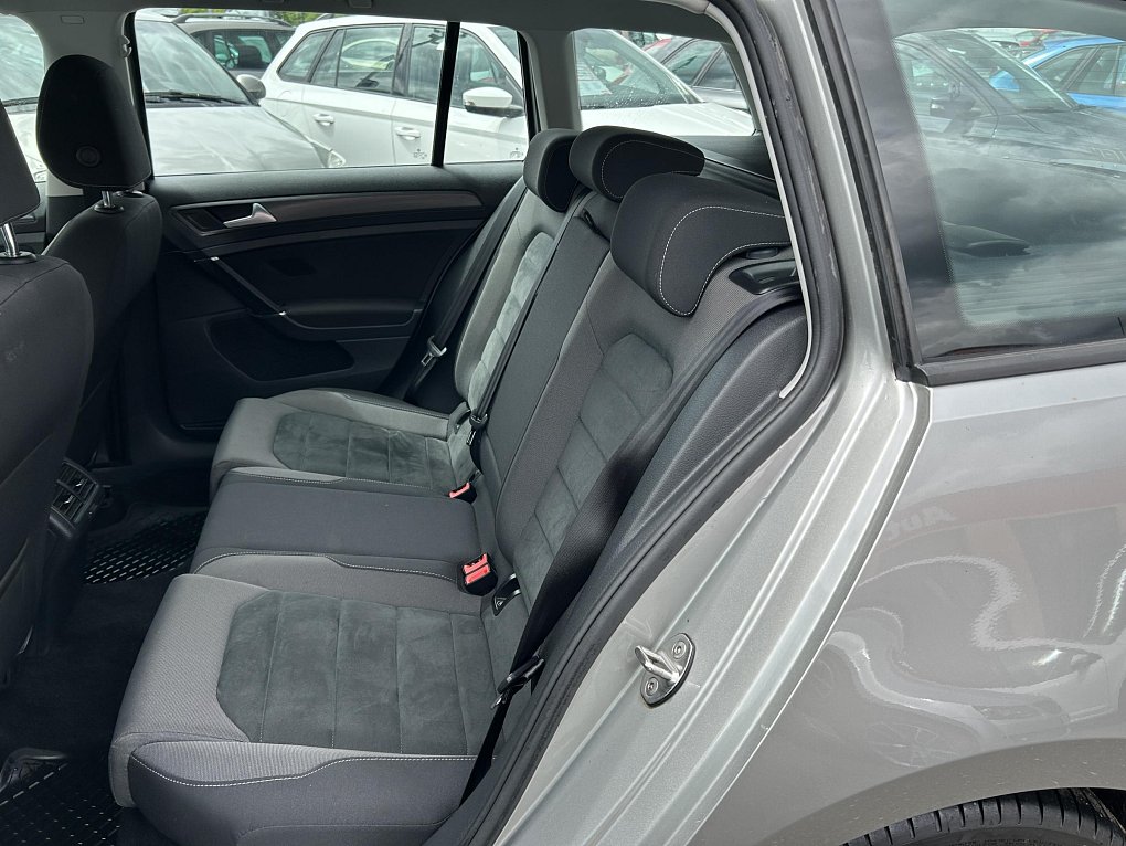 Volkswagen Golf 1.5TSI 