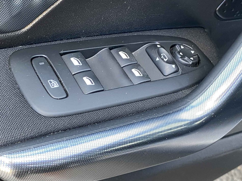 Peugeot 2008 1.6VTi 