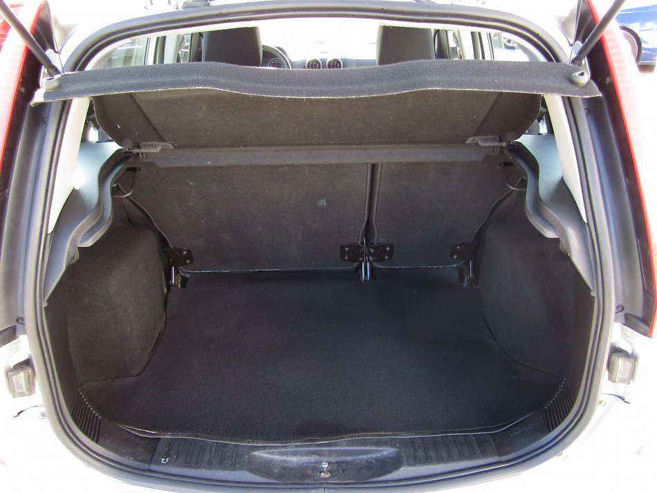 Ford Fusion 1.4i 