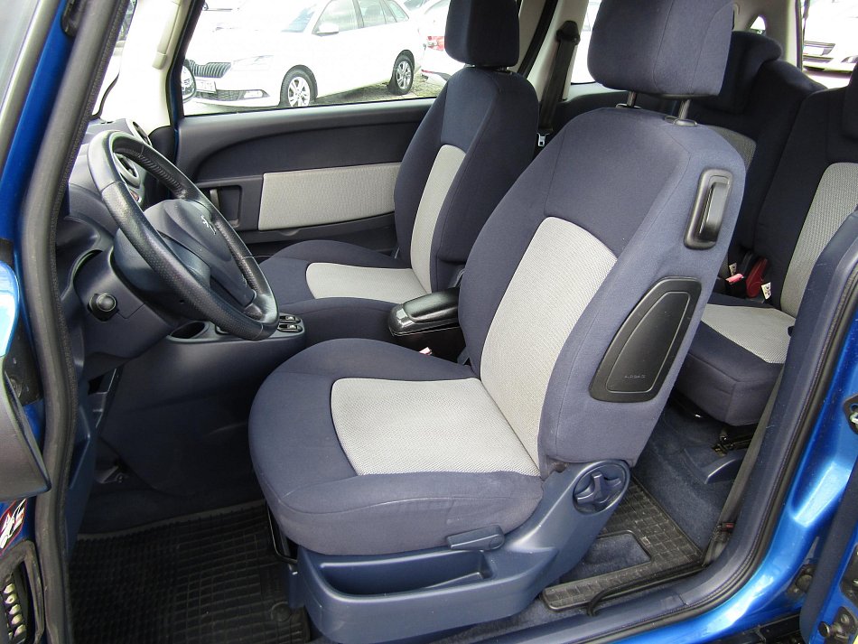 Peugeot 1007 1.4i 