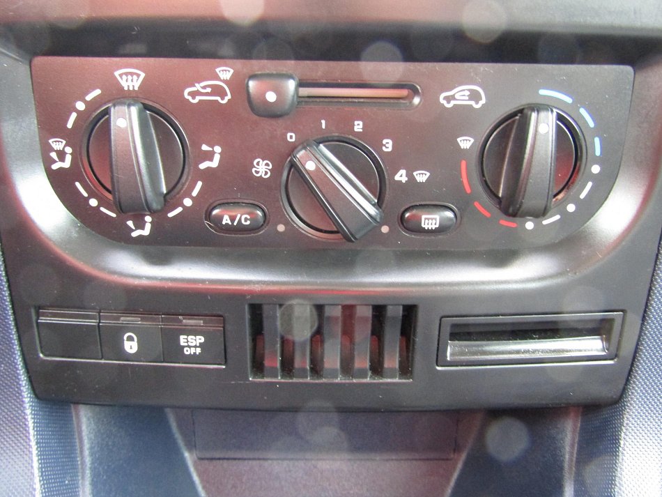 Peugeot 1007 1.4i 