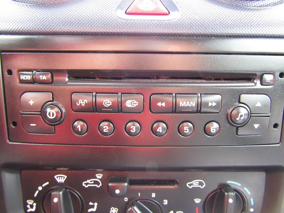 Peugeot 1007 1.4i 