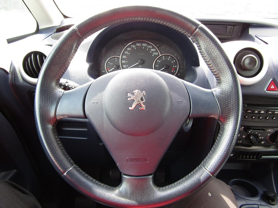 Peugeot 1007 1.4i 