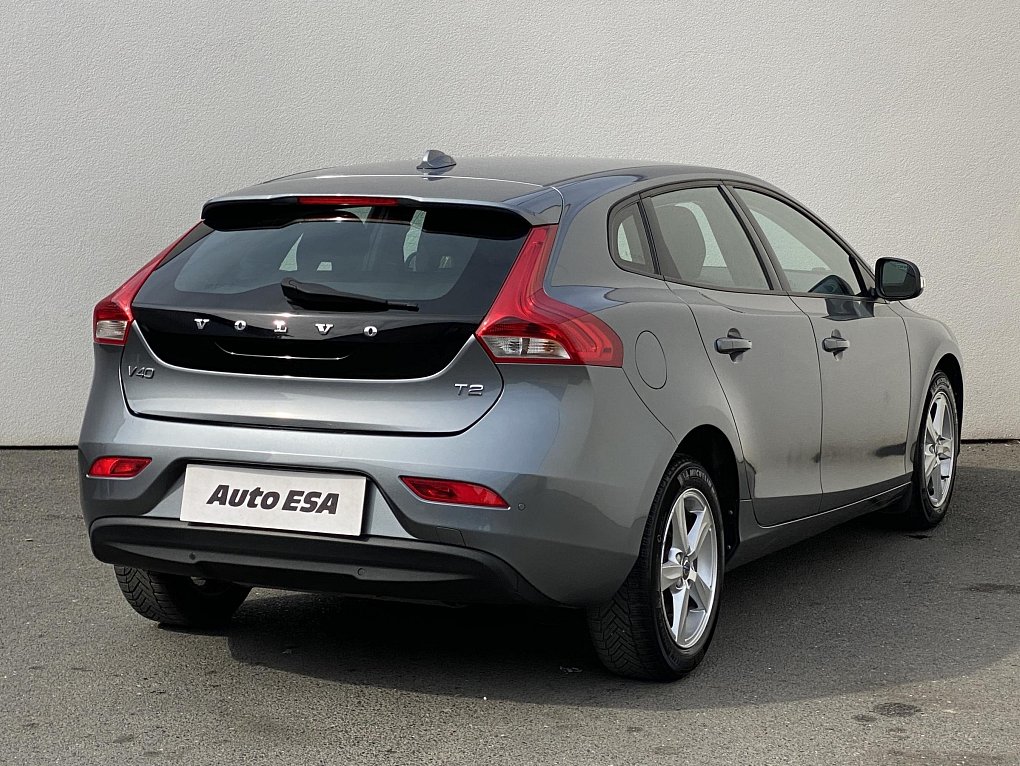 Volvo V40 2.0 i 