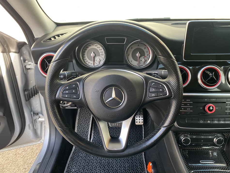 Mercedes-Benz CLA 2.2 CDi  200