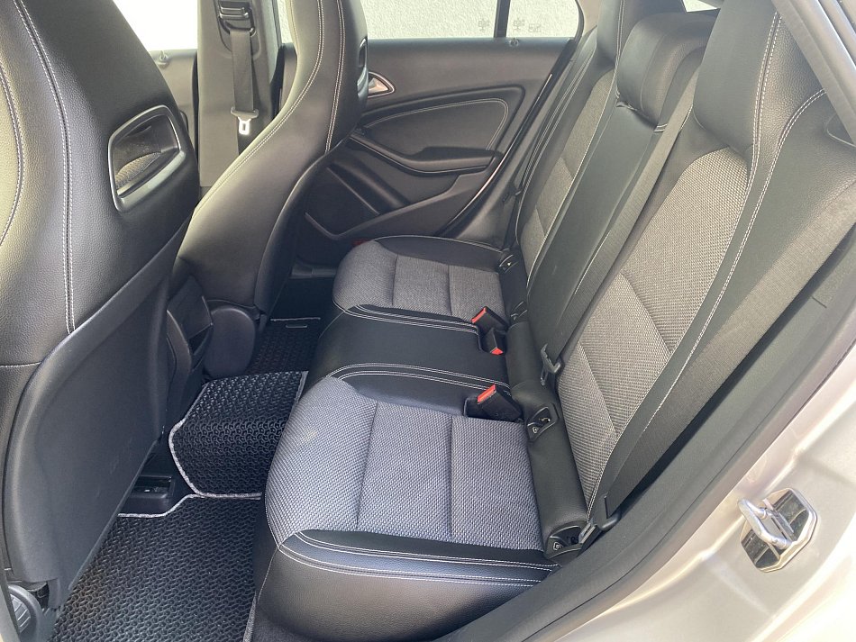 Mercedes-Benz CLA 2.2 CDi  200