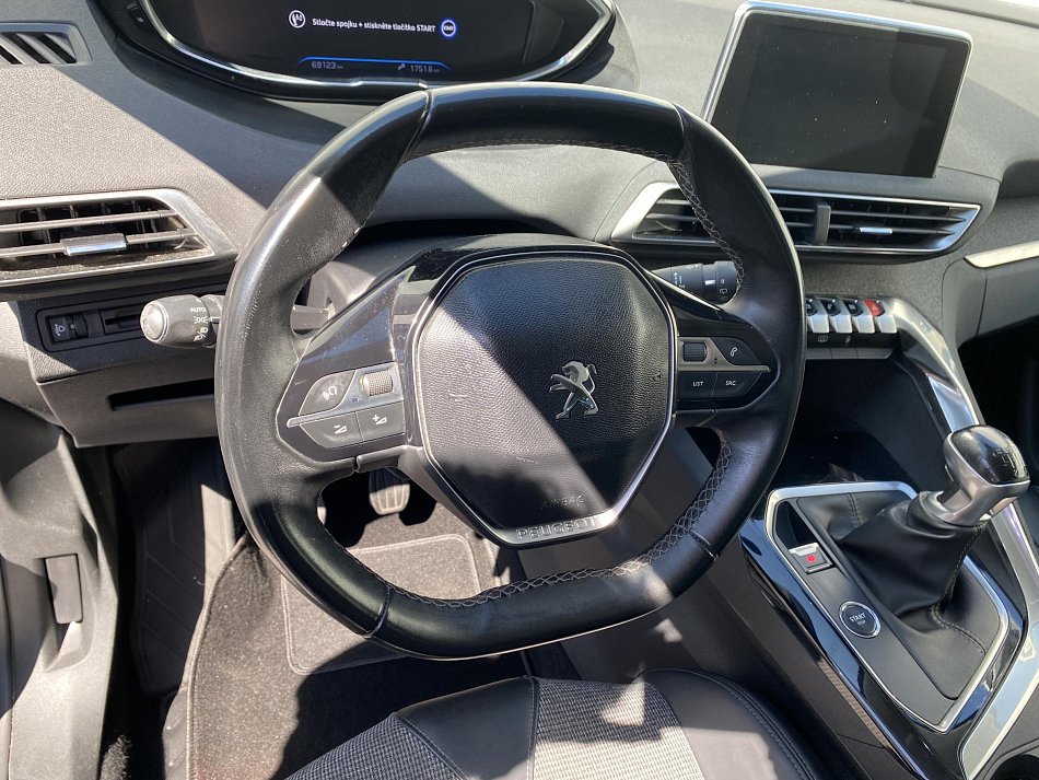 Peugeot 5008 1.2PT Allure