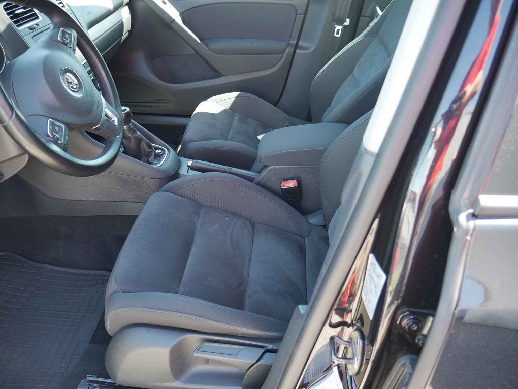 Volkswagen Golf 1.4 TSi 