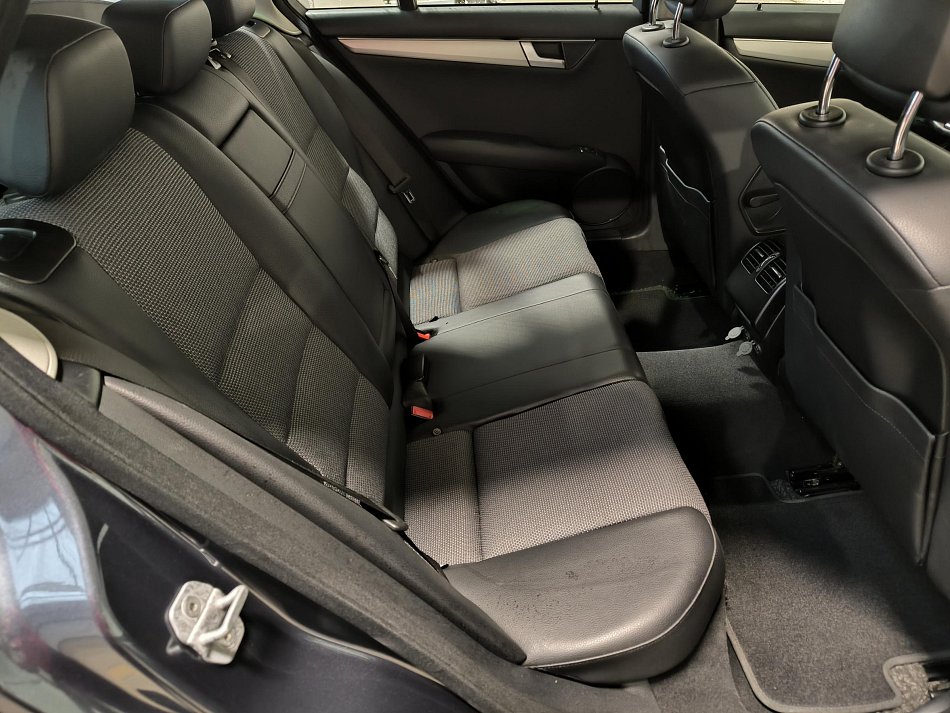Mercedes-Benz Třída C 2.2 CDi  C220