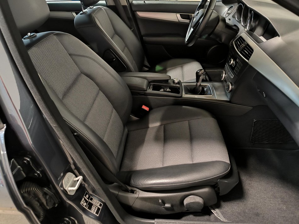 Mercedes-Benz Třída C 2.2 CDi  C220
