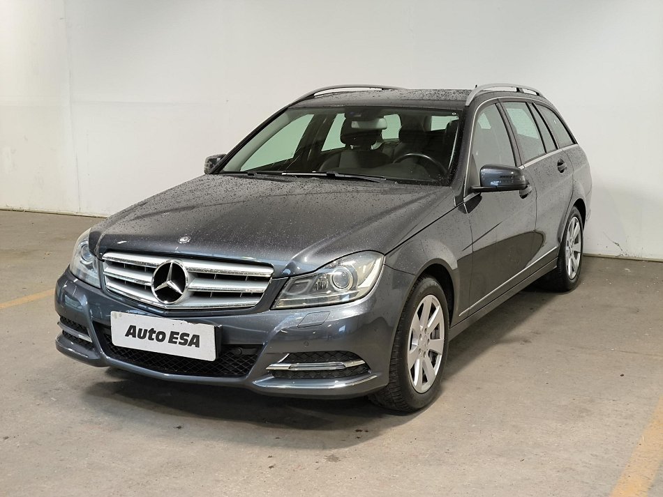Mercedes-Benz Třída C 2.2 CDi  C220