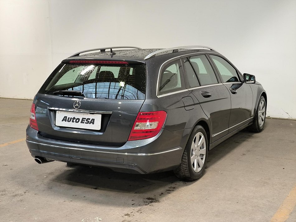 Mercedes-Benz Třída C 2.2 CDi  C220