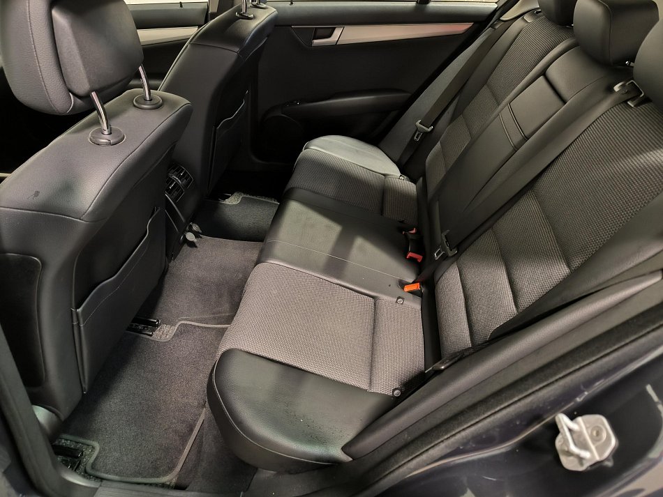 Mercedes-Benz Třída C 2.2 CDi  C220
