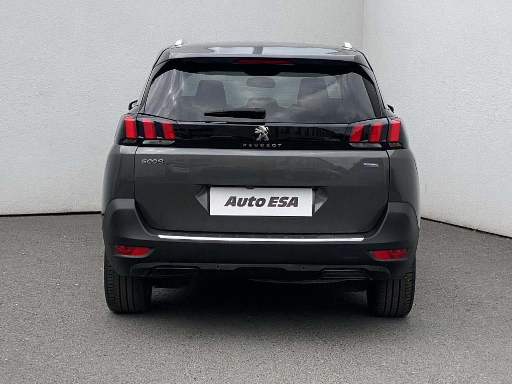 Peugeot 5008 1.2 PT Allure 7míst