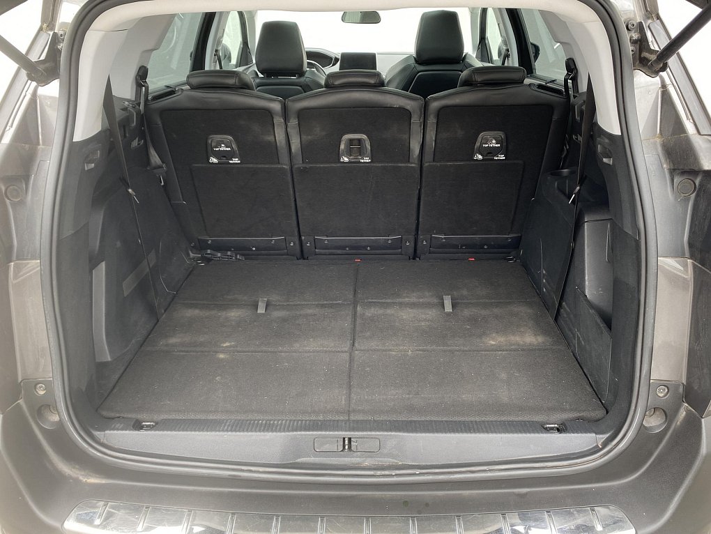 Peugeot 5008 1.2 PT Allure 7míst