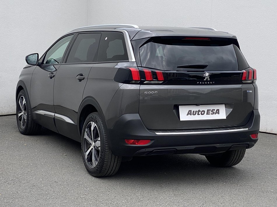 Peugeot 5008 1.2 PT Allure 7míst