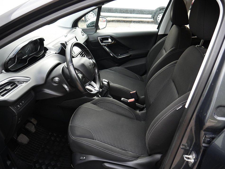 Peugeot 208 1.2 PT 
