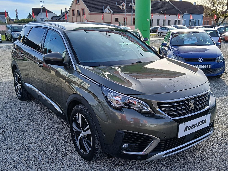 Peugeot 5008 1.2PT 