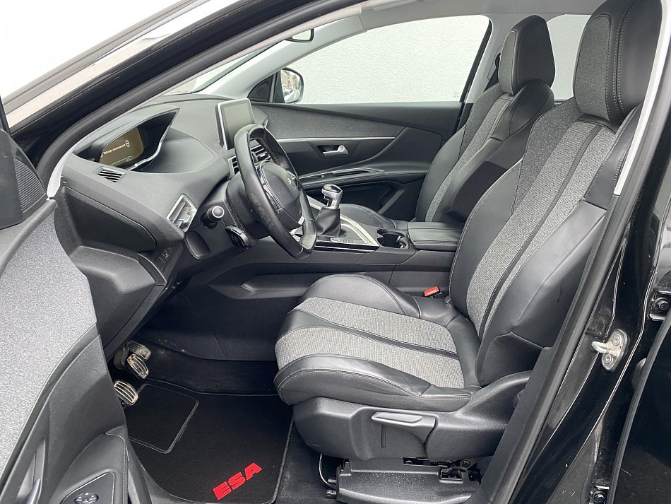 Peugeot 5008 2.0 HDi Allure 7míst