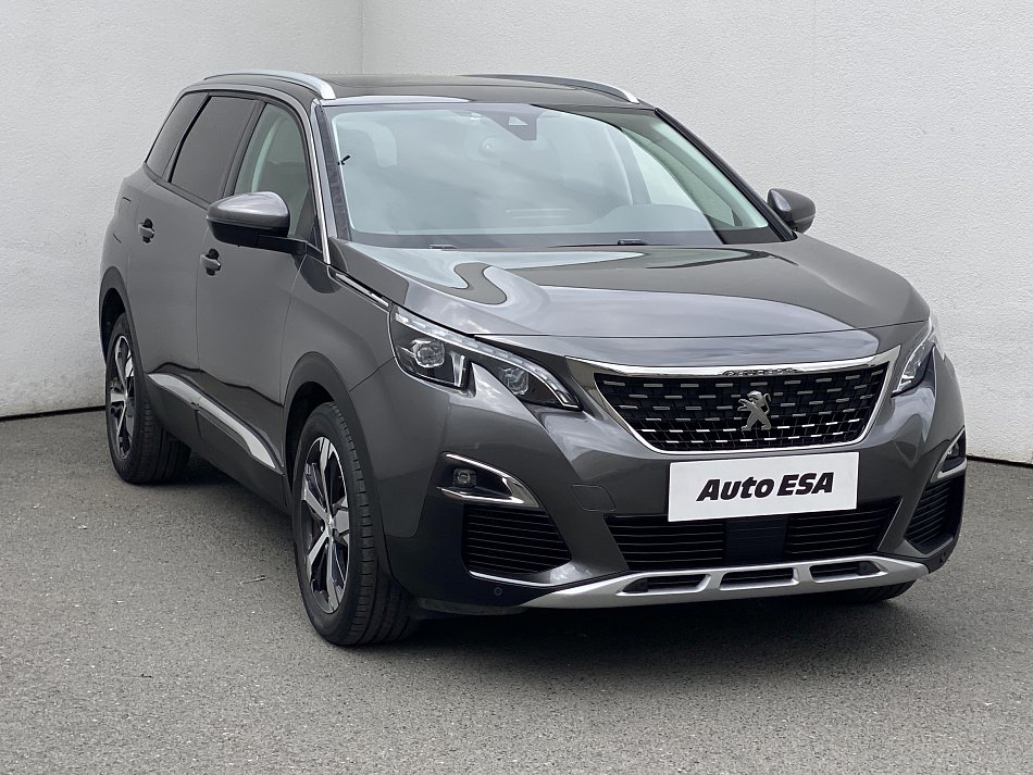 Peugeot 5008 1.2 PT Allure 7míst