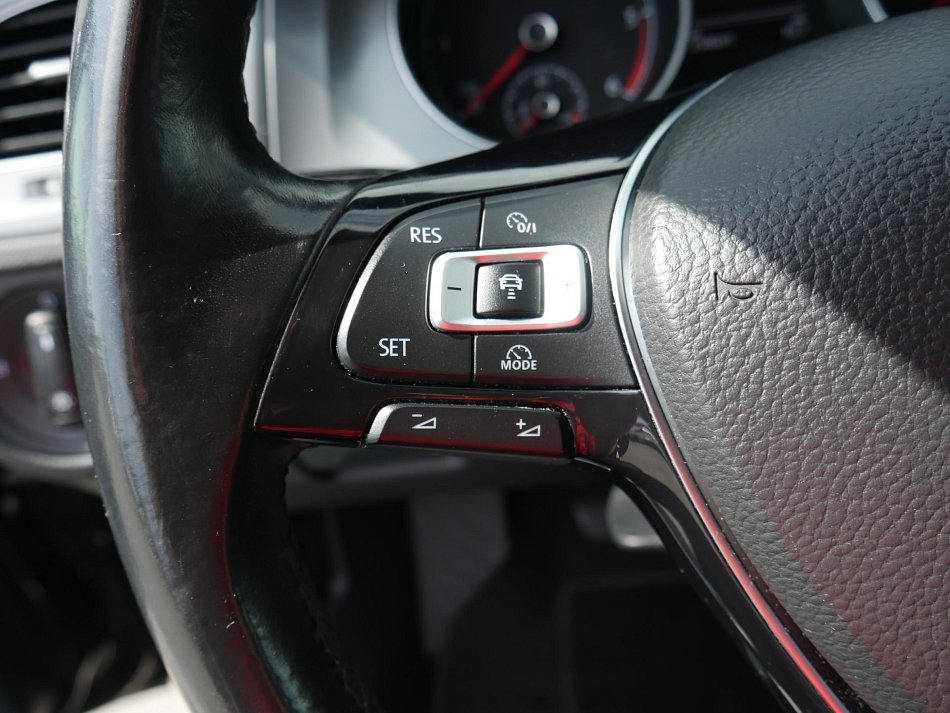 Volkswagen Golf 1.6 TDi 