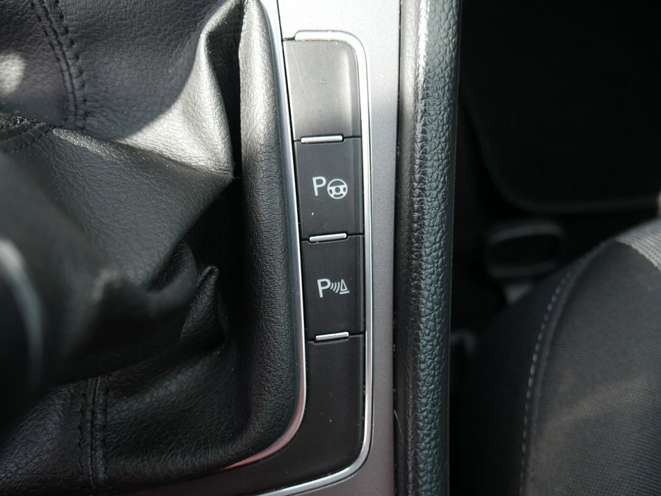 Volkswagen Golf 1.6 TDi 