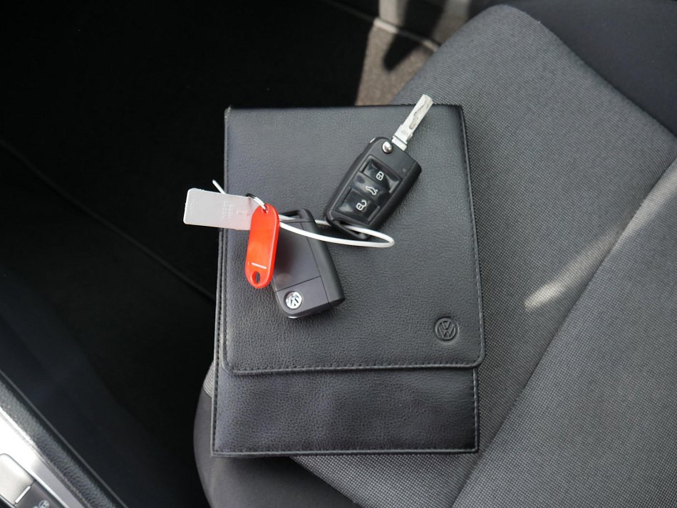Volkswagen Golf 1.6 TDi 