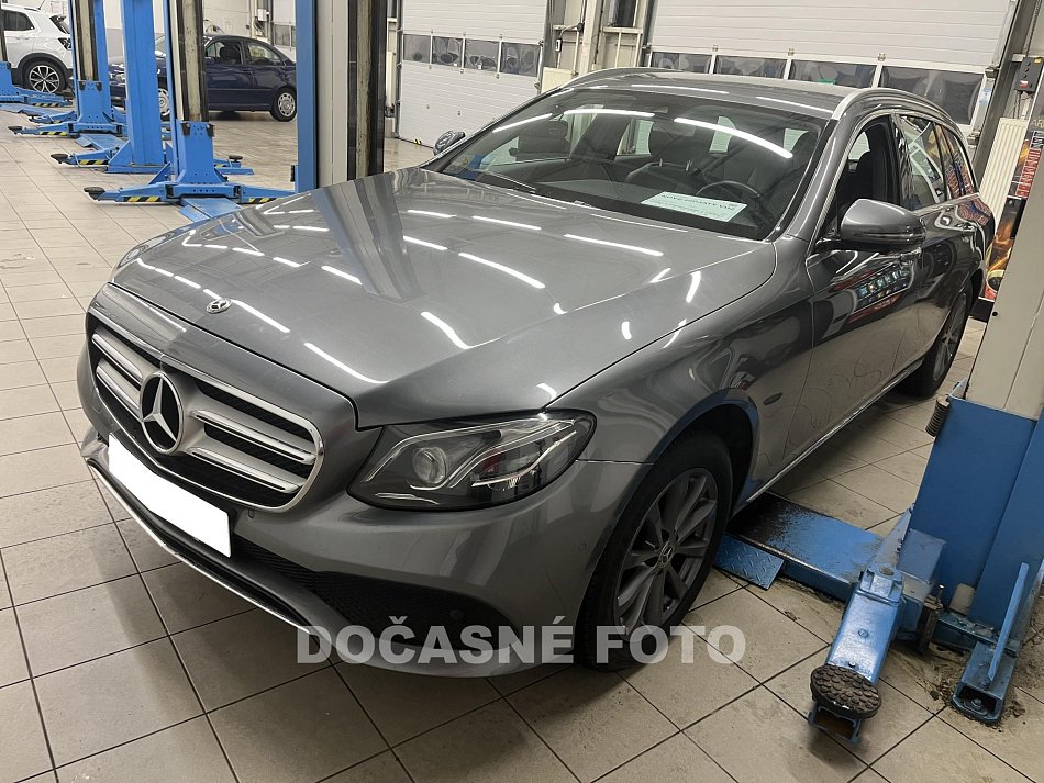 Mercedes-Benz Třída E 2.0  220D