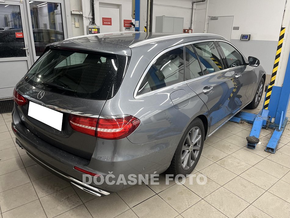 Mercedes-Benz Třída E 2.0  220D