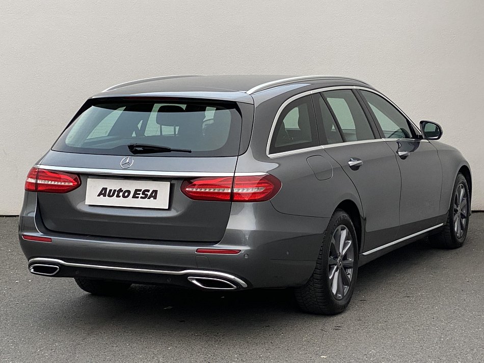 Mercedes-Benz Třída E 2.0CDi  220D