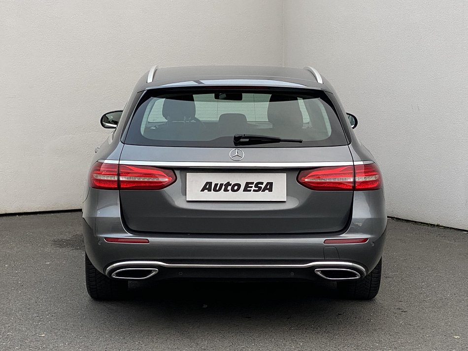 Mercedes-Benz Třída E 2.0CDi  220D