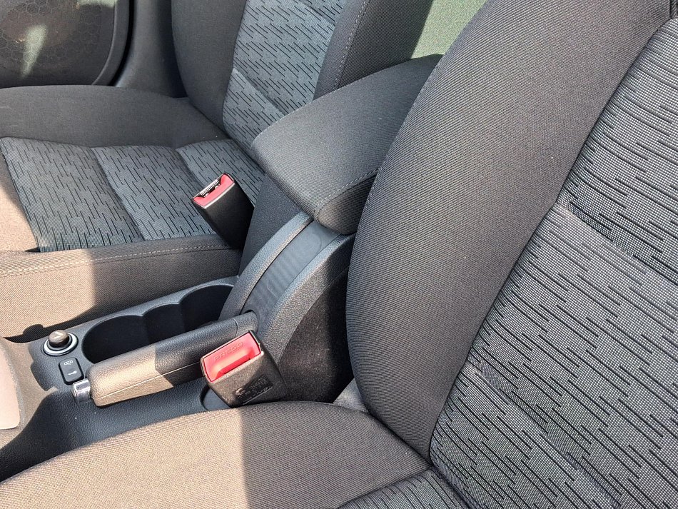 Škoda Octavia II 1.6 TDi Ambition