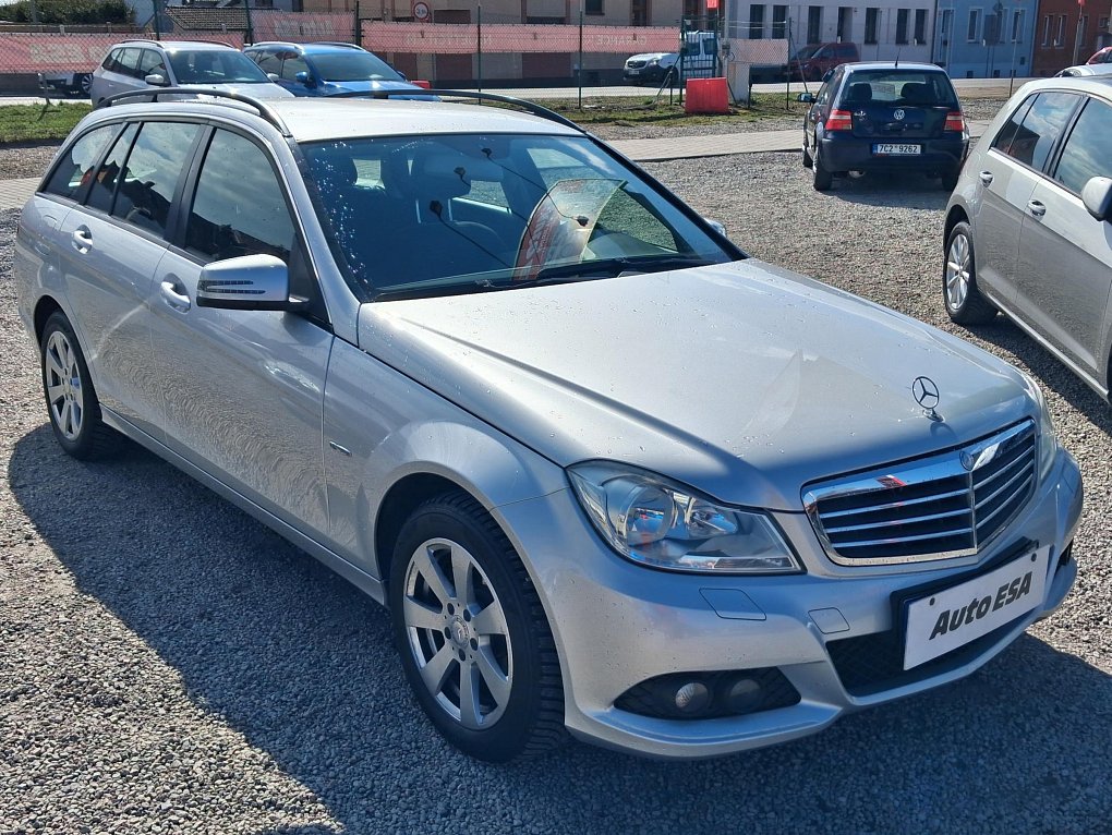 Mercedes-Benz Třída C 2.2CDi  C180