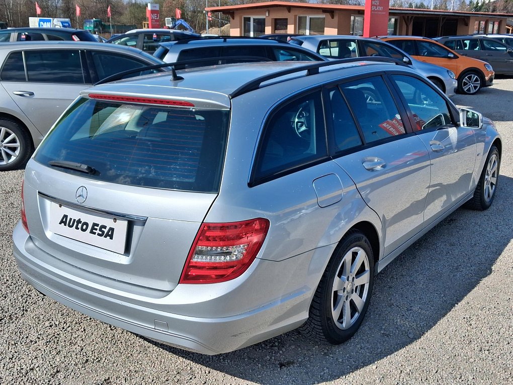 Mercedes-Benz Třída C 2.2CDi  C180