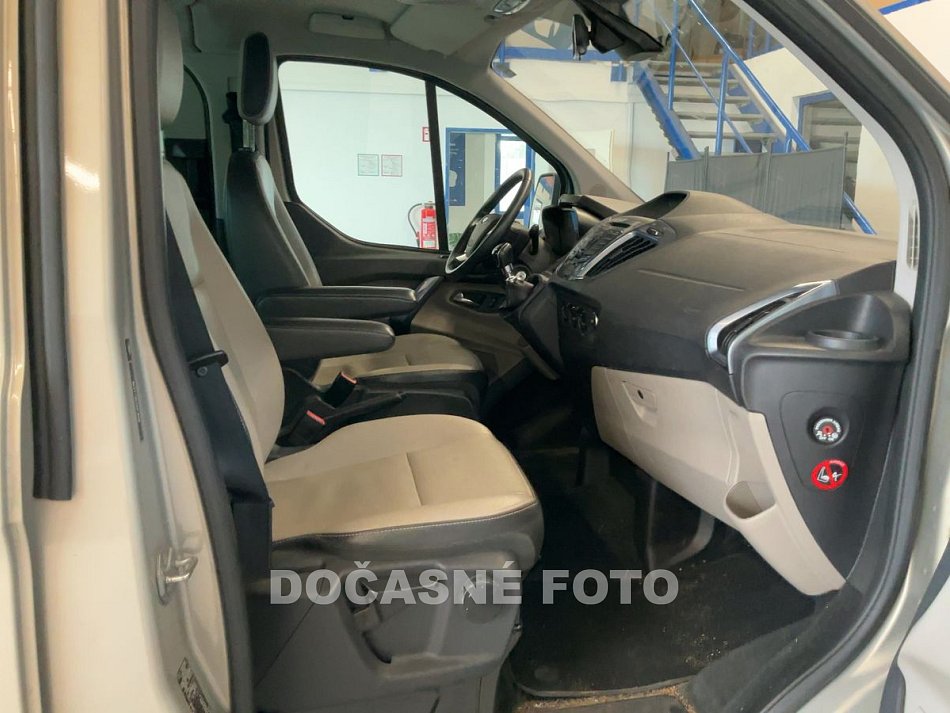 Ford Tourneo Custom 2.2TDCi Titanium L2