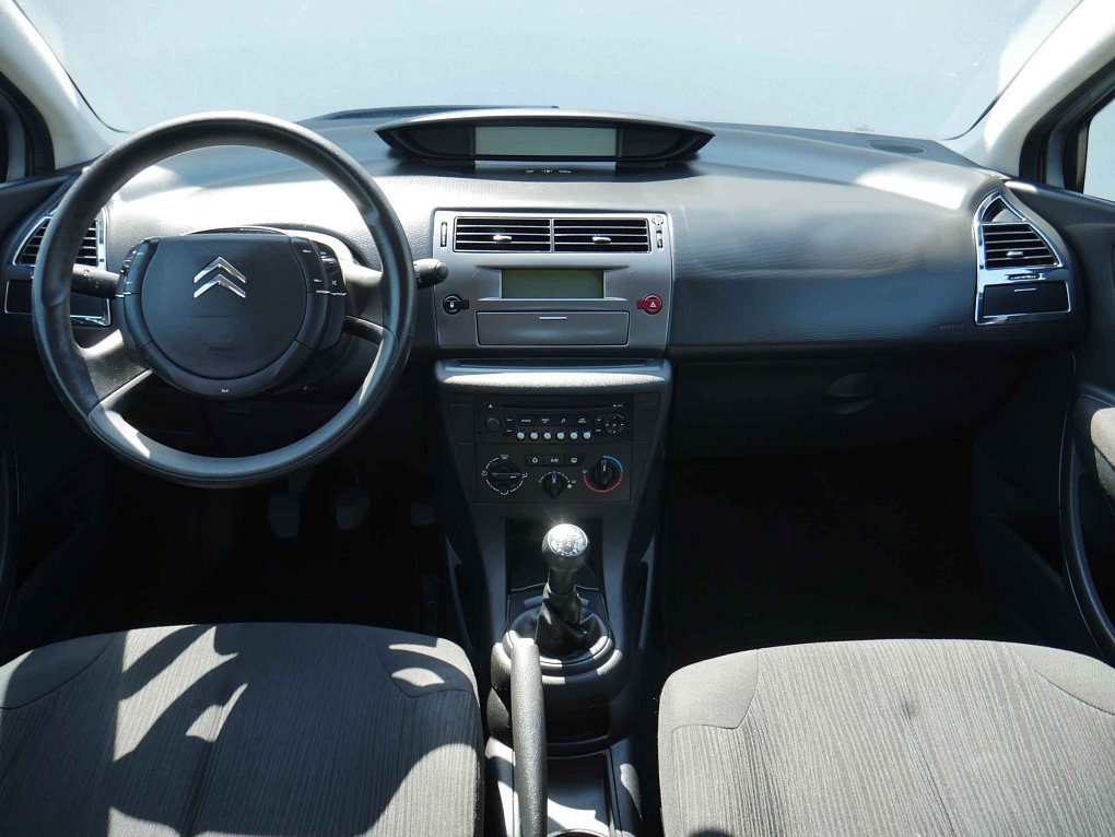 Citroën C4 1.4i 