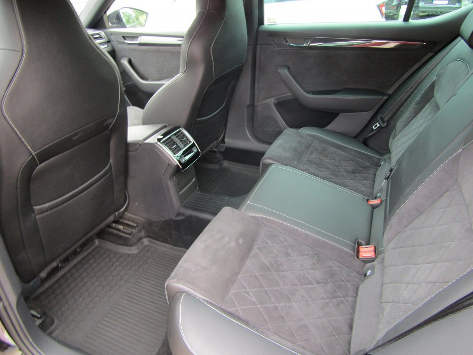 Škoda Superb III 2.0 TSi  4x4