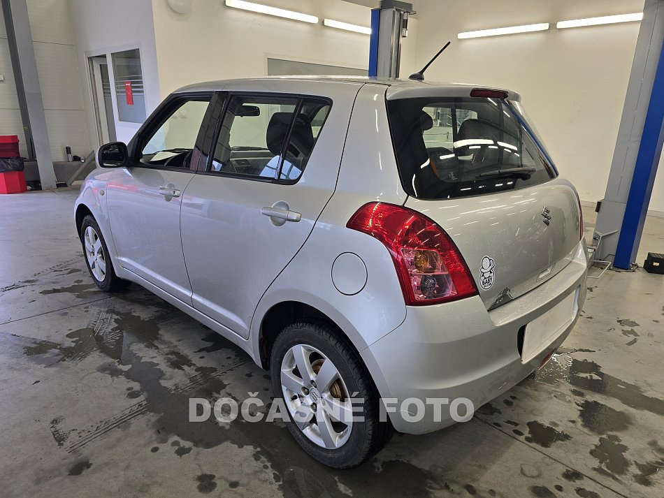 Suzuki Swift 1.3i 