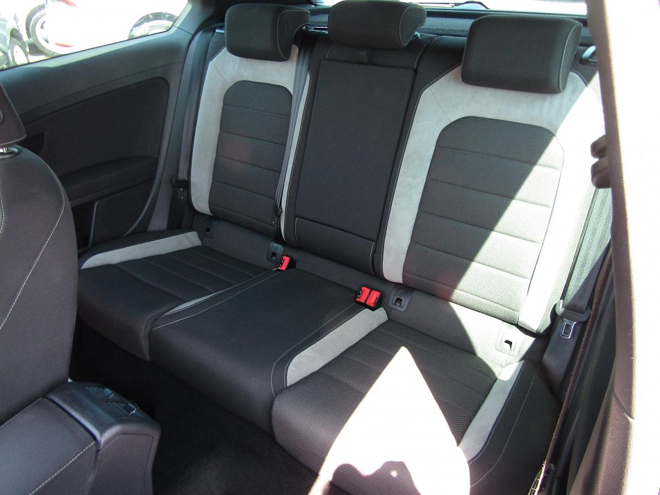 Volkswagen Golf 2.0 TSi 