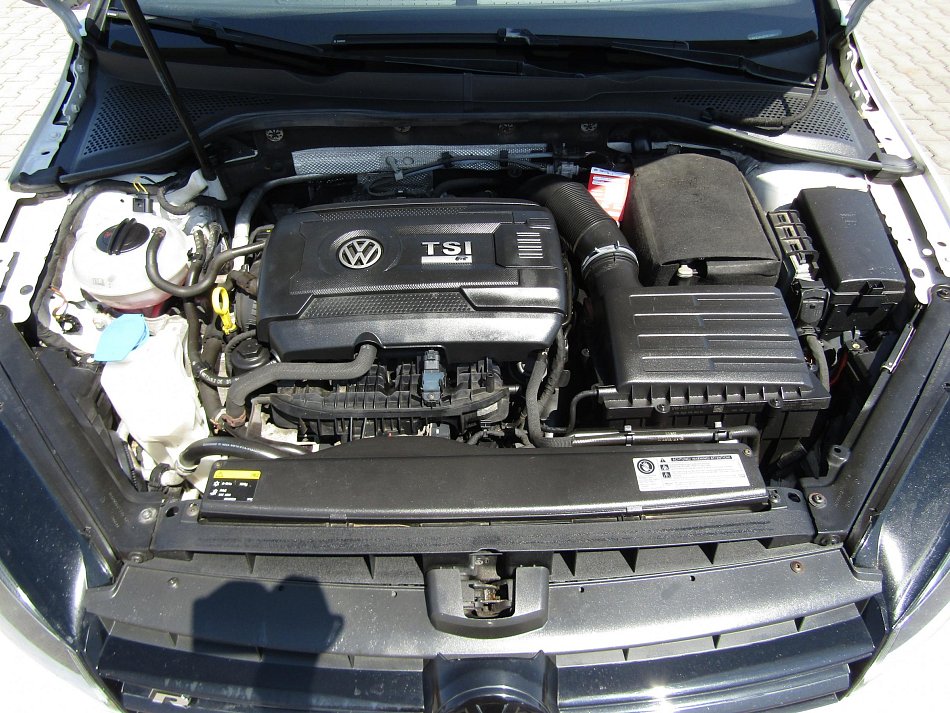 Volkswagen Golf 2.0 TSi 